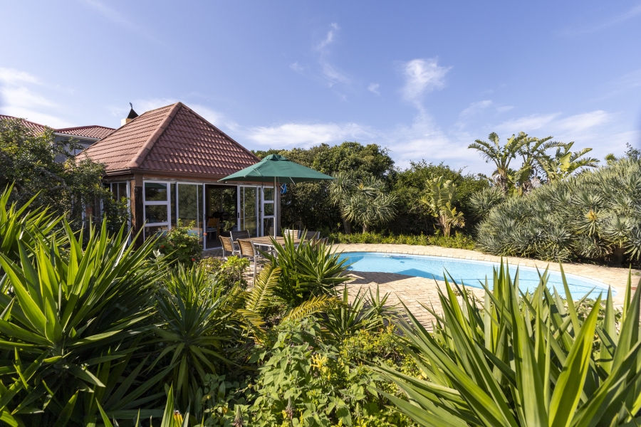 7 Bedroom Property for Sale in West Beach Eastern Cape